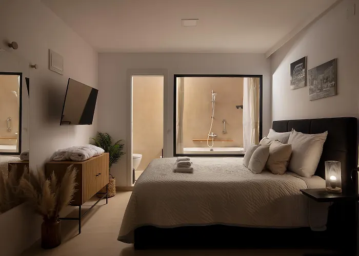 Deluxe Studio In City Center With Free Private Parking