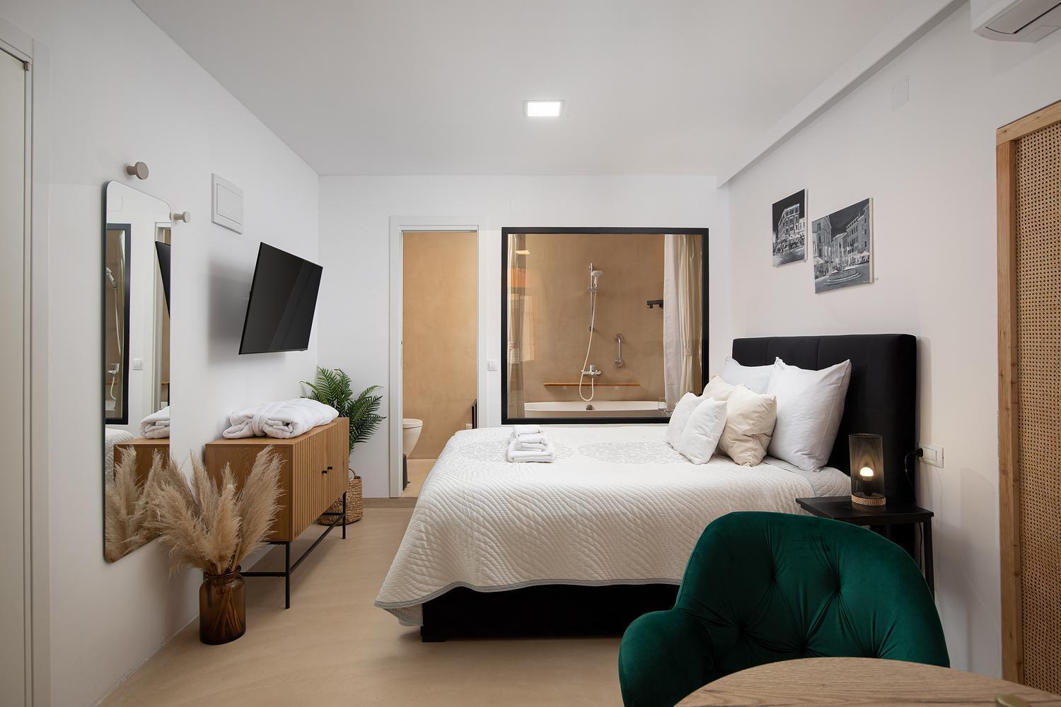 Apartment Deluxe In Center With Free Private Parking